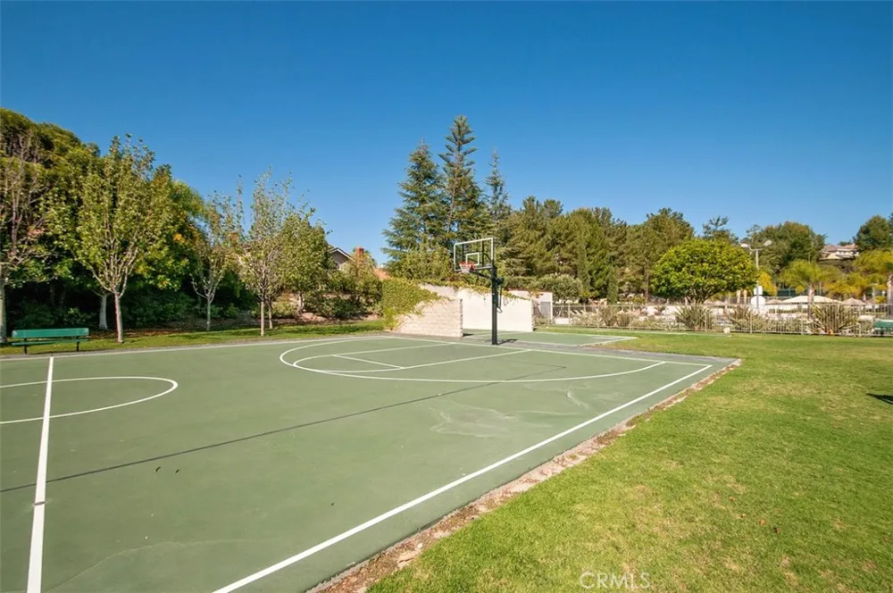 22385 Pineglen Mission Viejo, CA 92692