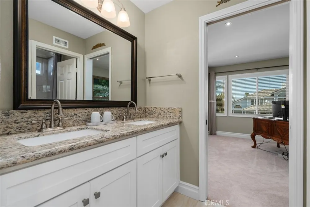 22385 Pineglen Mission Viejo, CA 92692
