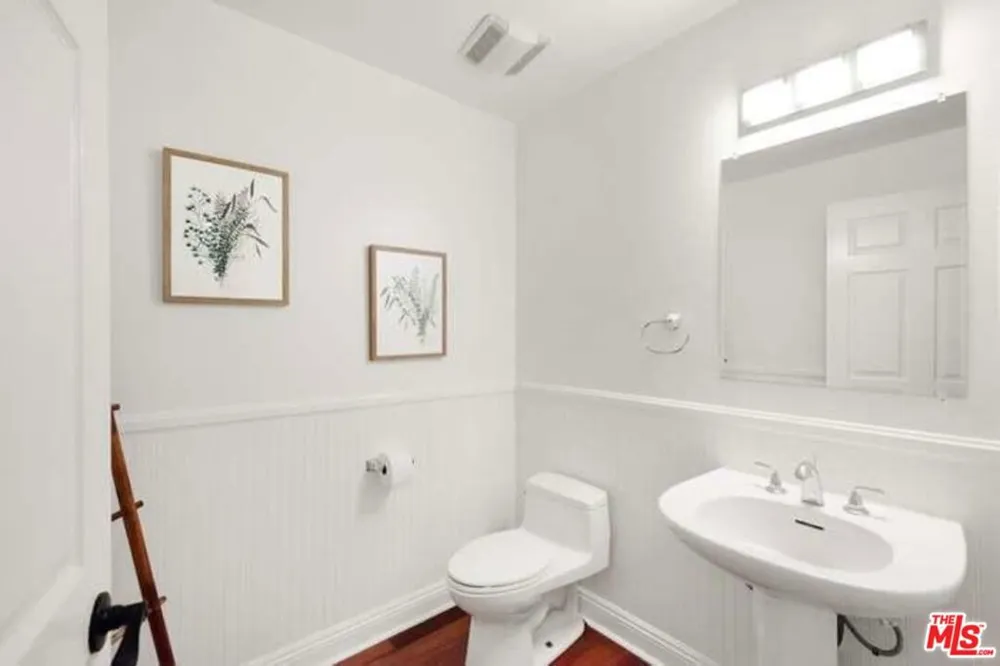 13173 Pacific #103 Playa Vista, CA 90094