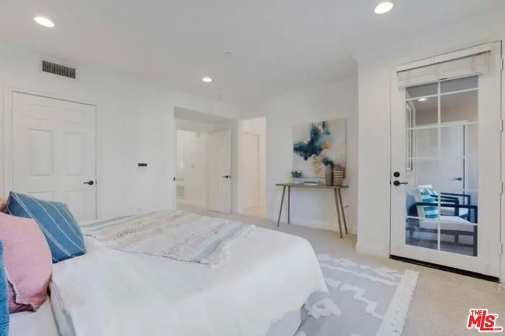13173 Pacific #103 Playa Vista, CA 90094