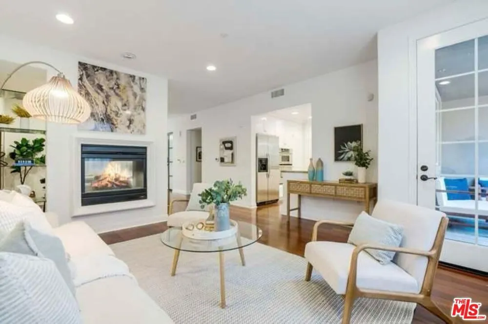 13173 Pacific #103 Playa Vista, CA 90094