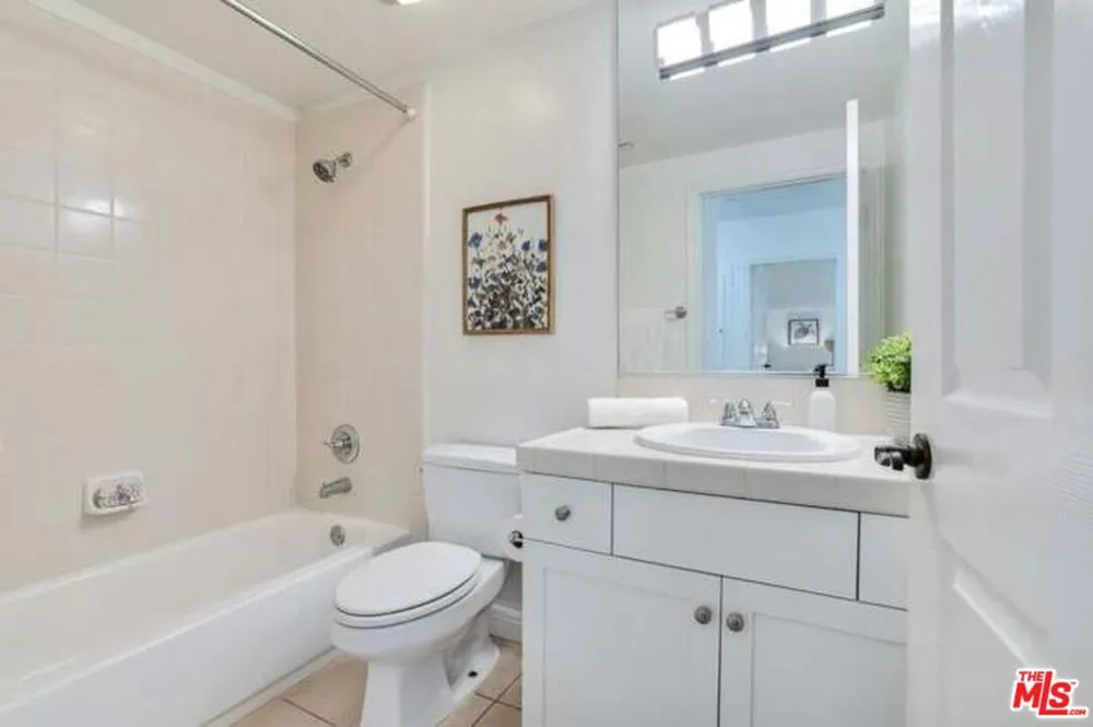 13173 Pacific #103 Playa Vista, CA 90094