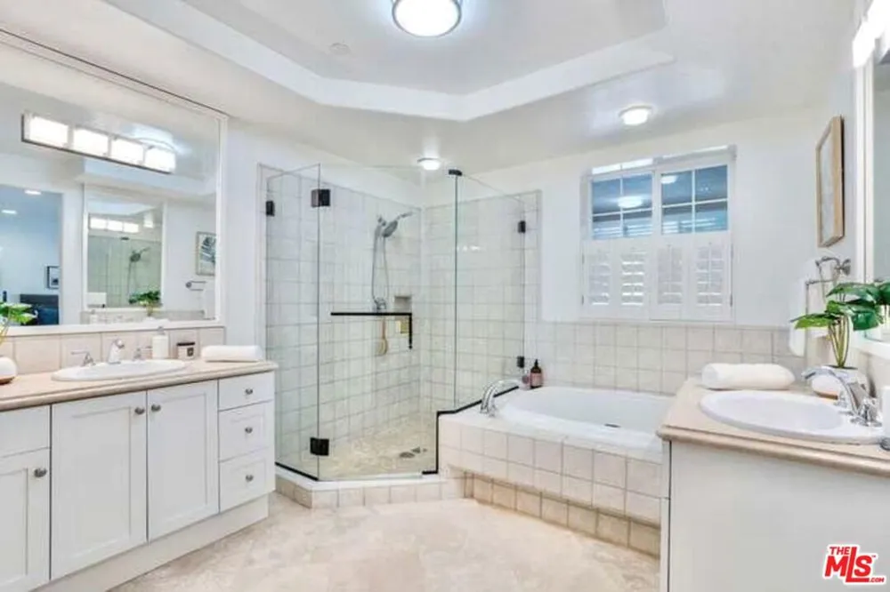 13173 Pacific #103 Playa Vista, CA 90094