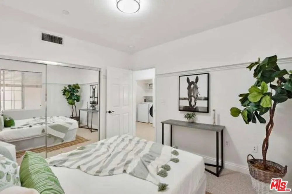 13173 Pacific #103 Playa Vista, CA 90094
