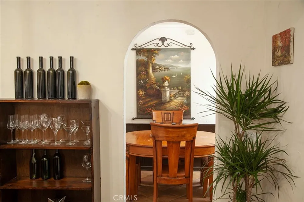 11146 Huston Street Studio City, CA 91601