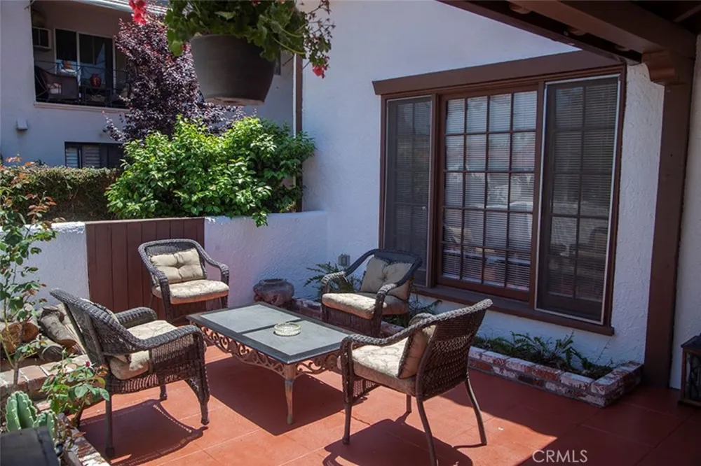 11146 Huston Street Studio City, CA 91601