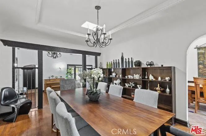 11146 Huston Street Studio City, CA 91601