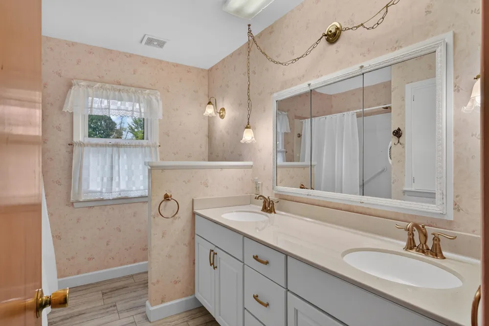 1521 Jericho Road Jackson, MI 49203