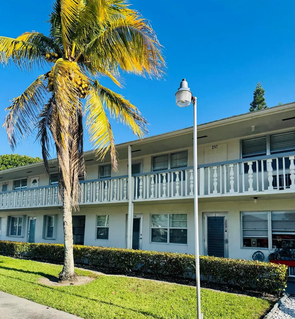 218 Kent M #M West Palm Beach, FL 33417