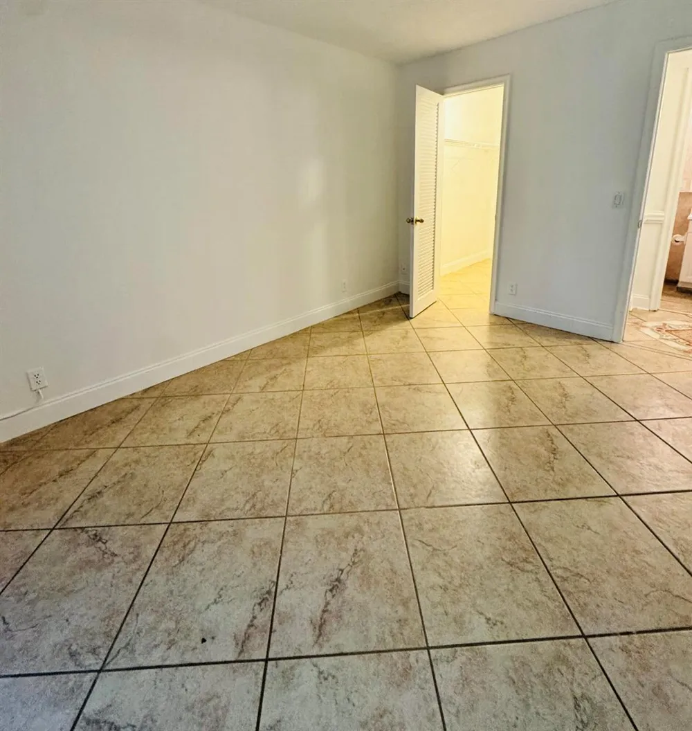 218 Kent M #M West Palm Beach, FL 33417