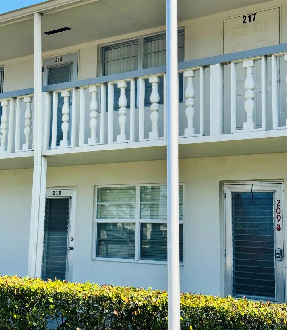218 Kent M #M West Palm Beach, FL 33417