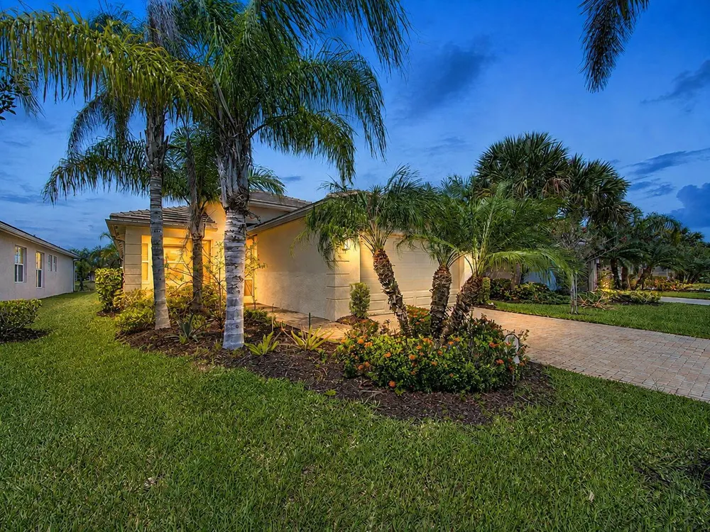 11826 SW Brighton Falls Drive Port St. Lucie, FL 34987