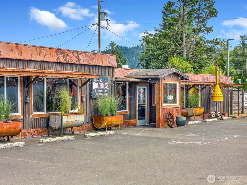 782 U.S. 101 Highway Chinook, WA 98614