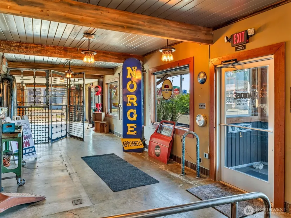 782 U.S. 101 Highway Chinook, WA 98614