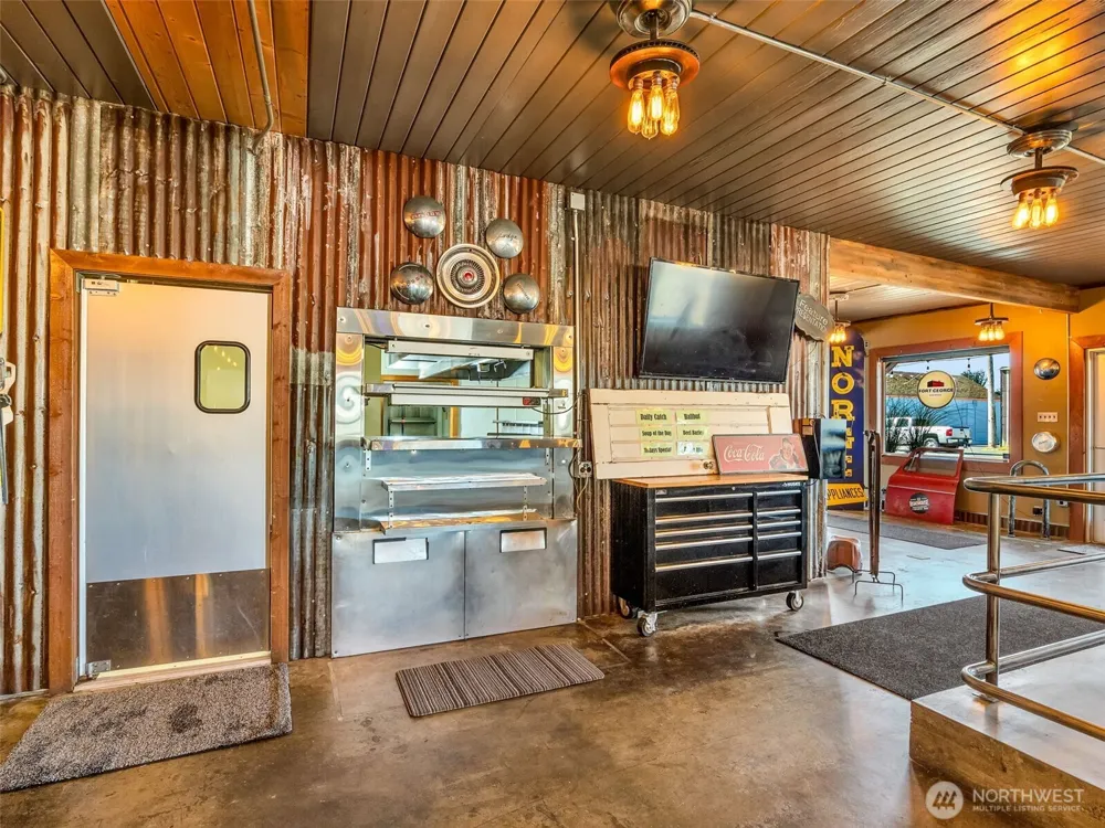 782 U.S. 101 Highway Chinook, WA 98614