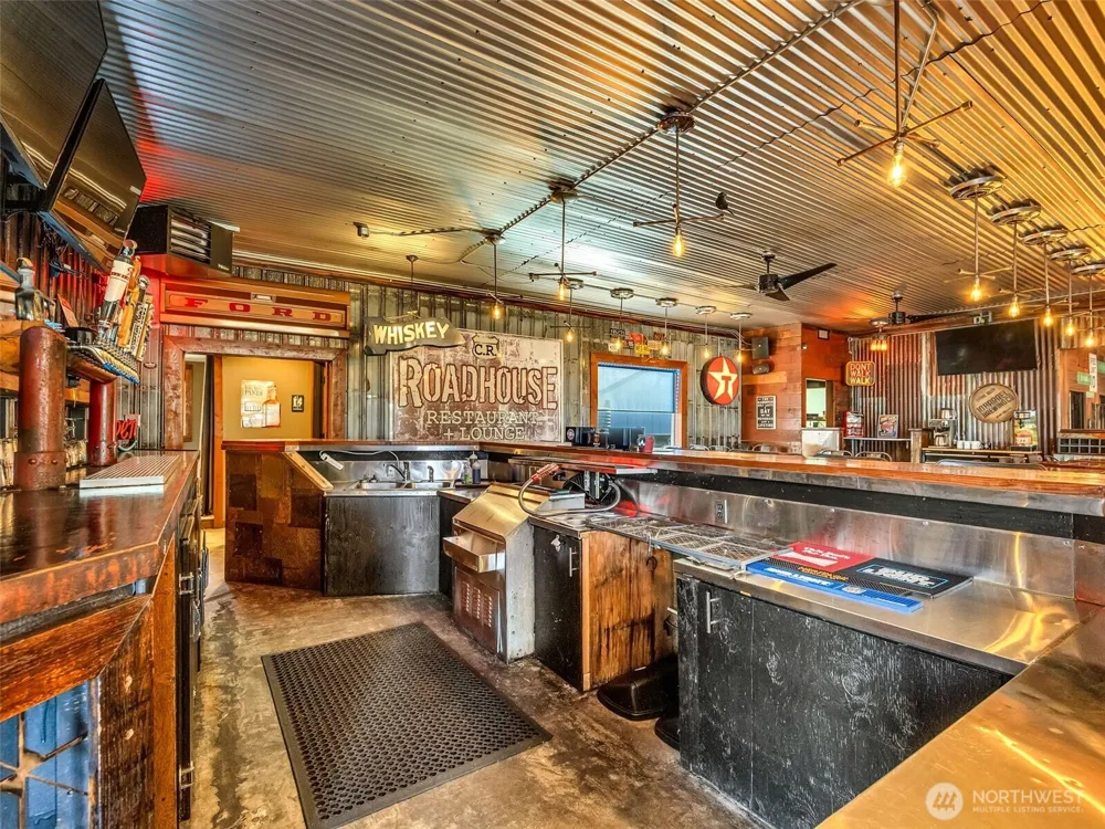 782 U.S. 101 Highway Chinook, WA 98614