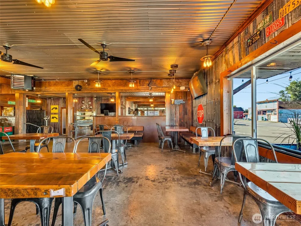 782 U.S. 101 Highway Chinook, WA 98614