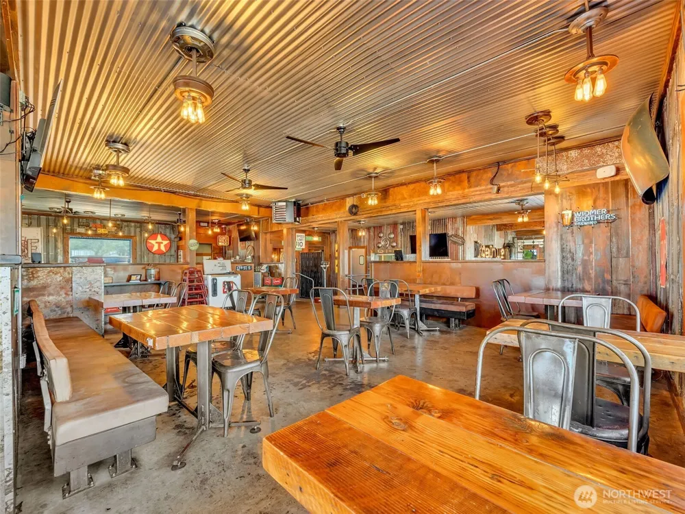 782 U.S. 101 Highway Chinook, WA 98614