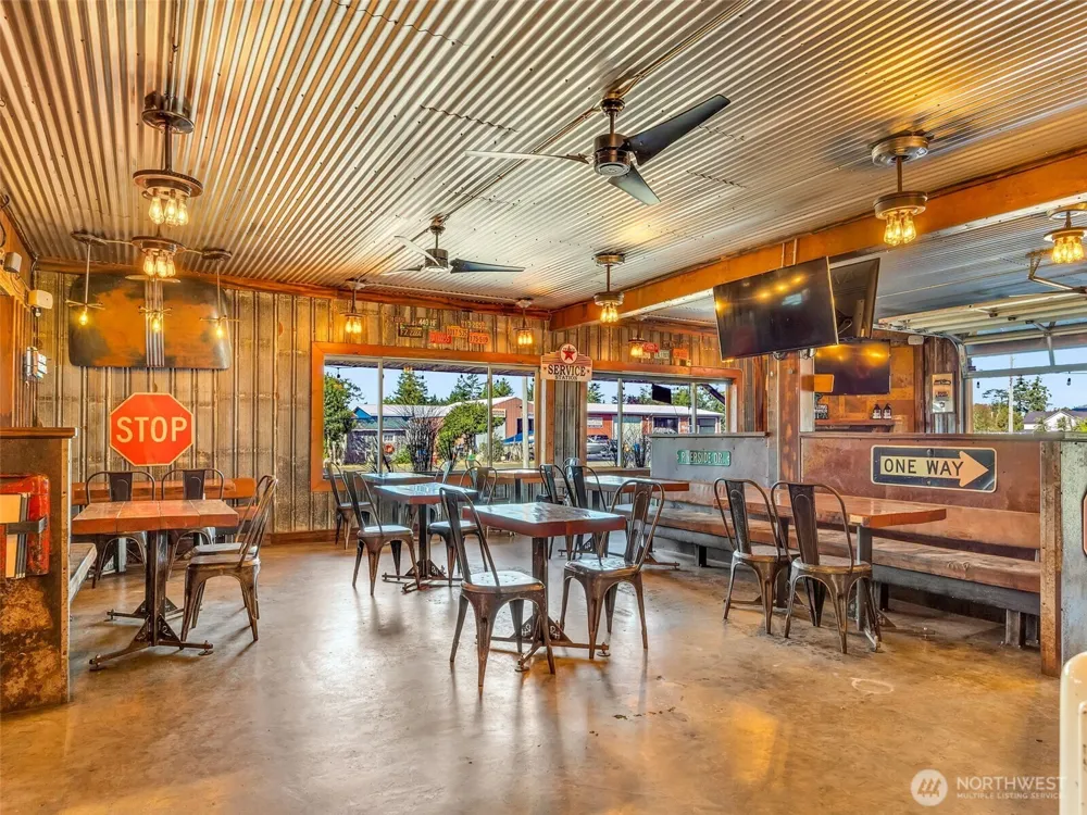782 U.S. 101 Highway Chinook, WA 98614