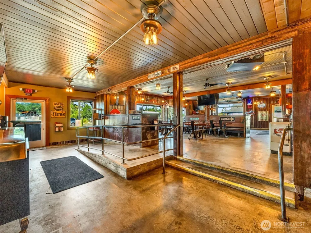 782 U.S. 101 Highway Chinook, WA 98614
