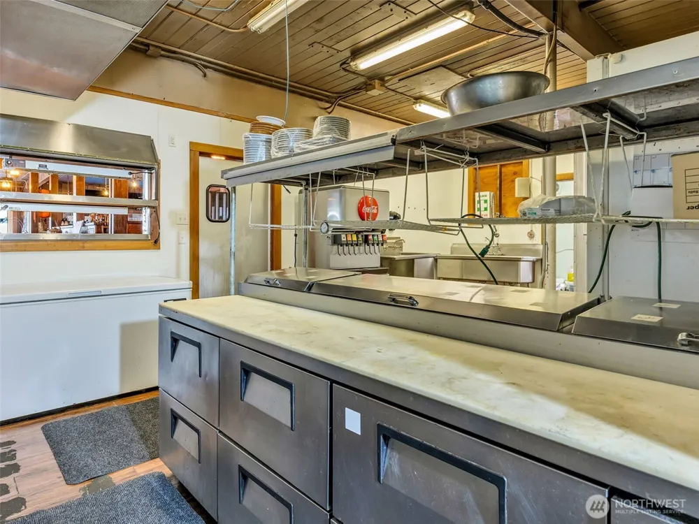 782 U.S. 101 Highway Chinook, WA 98614