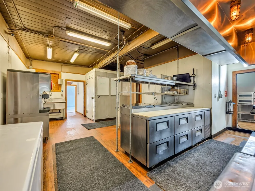 782 U.S. 101 Highway Chinook, WA 98614
