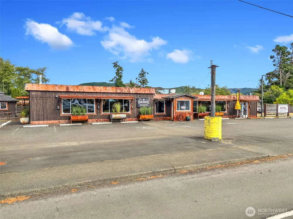 782 U.S. 101 Highway Chinook, WA 98614