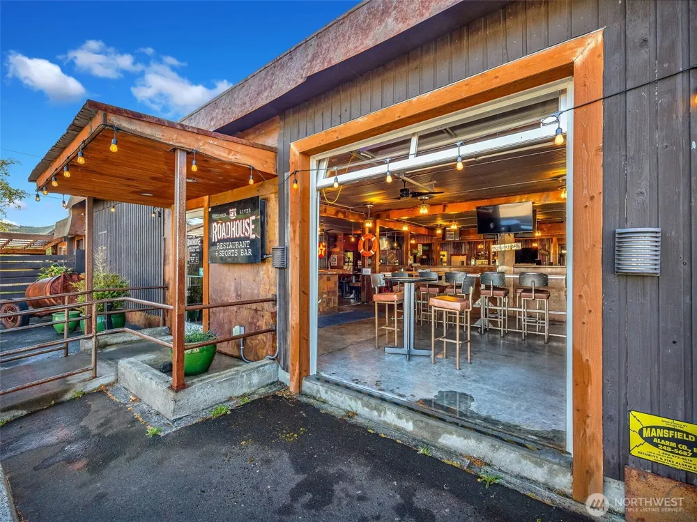 782 U.S. 101 Highway Chinook, WA 98614