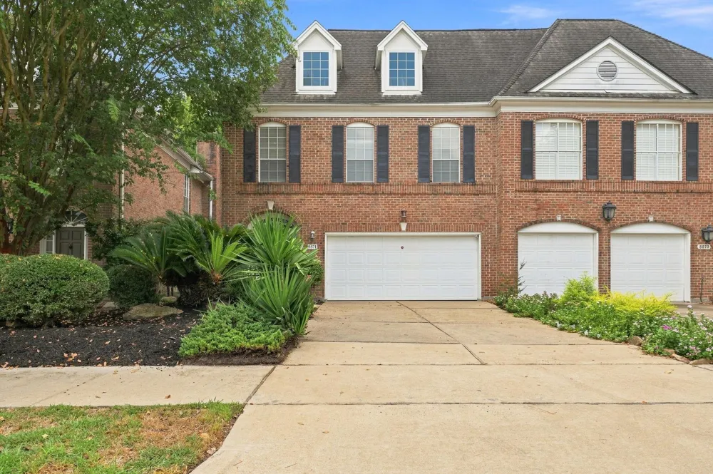 5571 Beverlyhill Street Houston, TX 77056