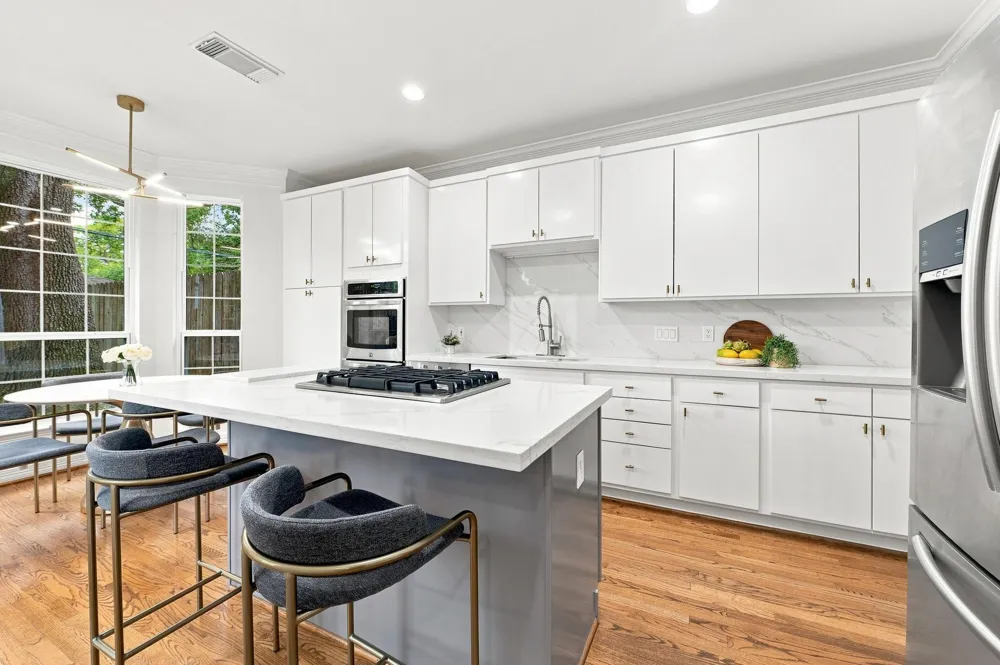 5571 Beverlyhill Street Houston, TX 77056