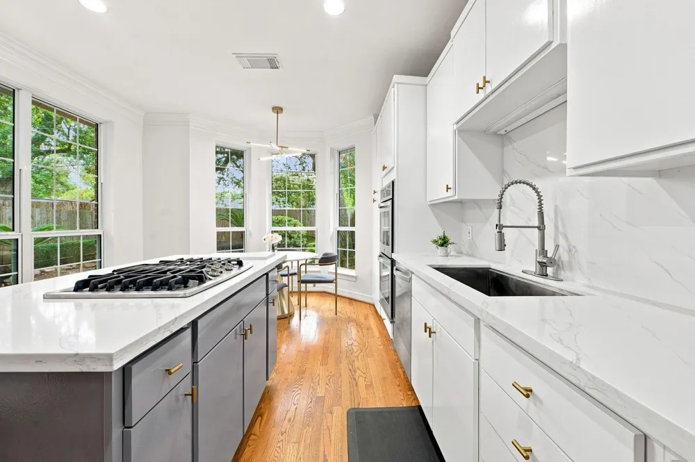 5571 Beverlyhill Street Houston, TX 77056