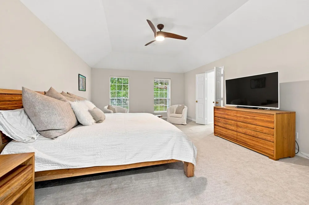 5571 Beverlyhill Street Houston, TX 77056