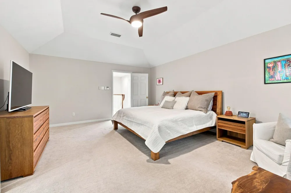 5571 Beverlyhill Street Houston, TX 77056