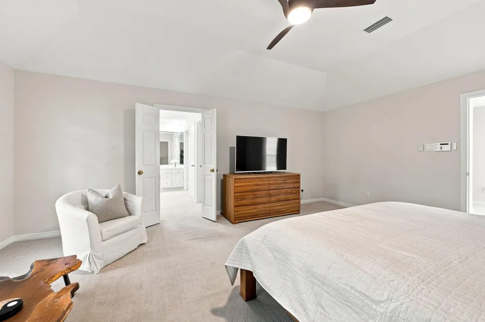 5571 Beverlyhill Street Houston, TX 77056
