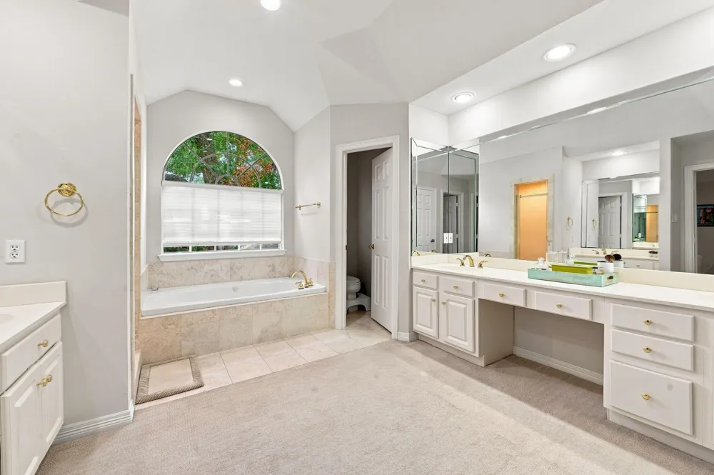 5571 Beverlyhill Street Houston, TX 77056
