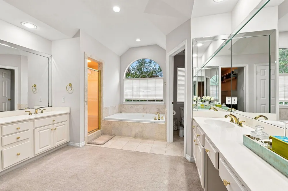 5571 Beverlyhill Street Houston, TX 77056
