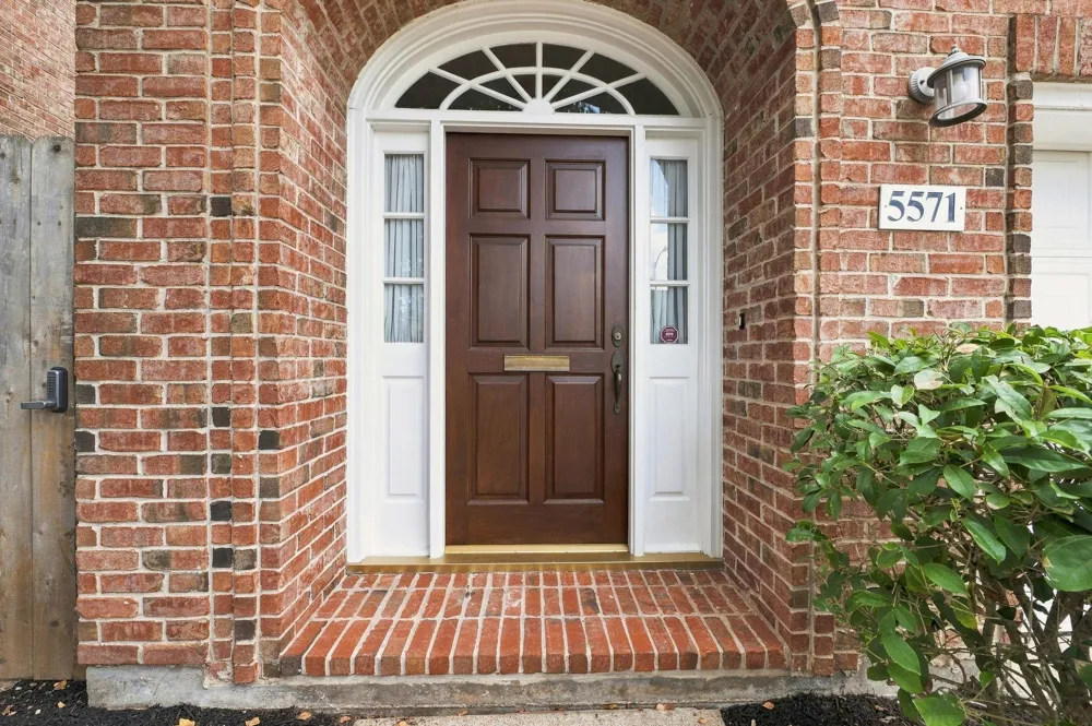 5571 Beverlyhill Street Houston, TX 77056