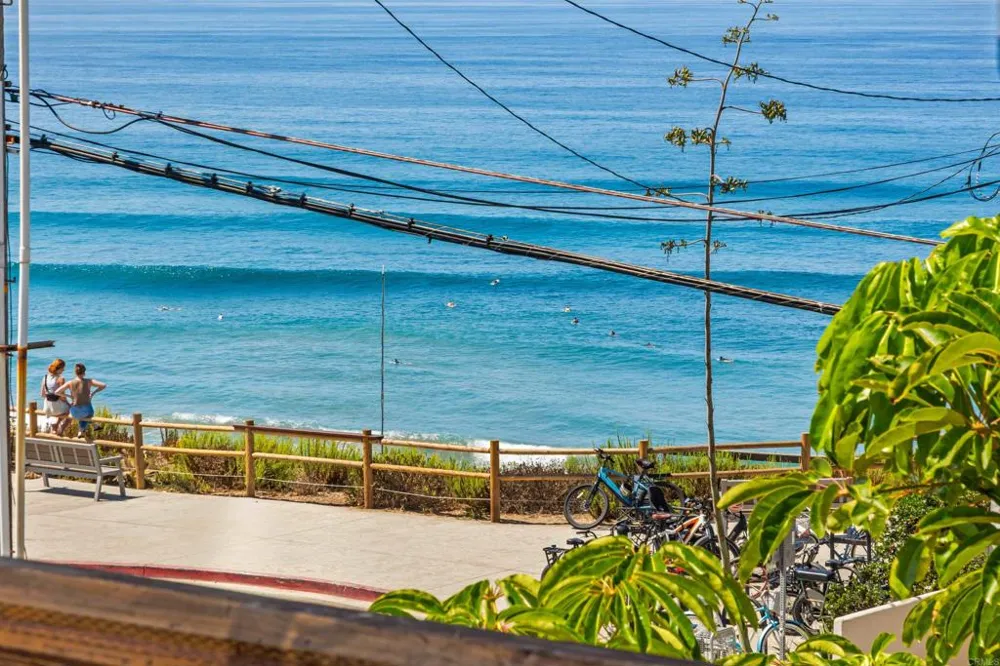 951 Neptune Avenue Encinitas, CA 92024