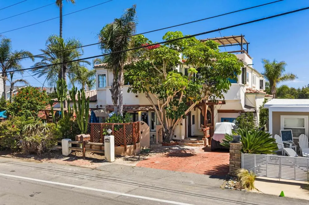 951 Neptune Avenue Encinitas, CA 92024