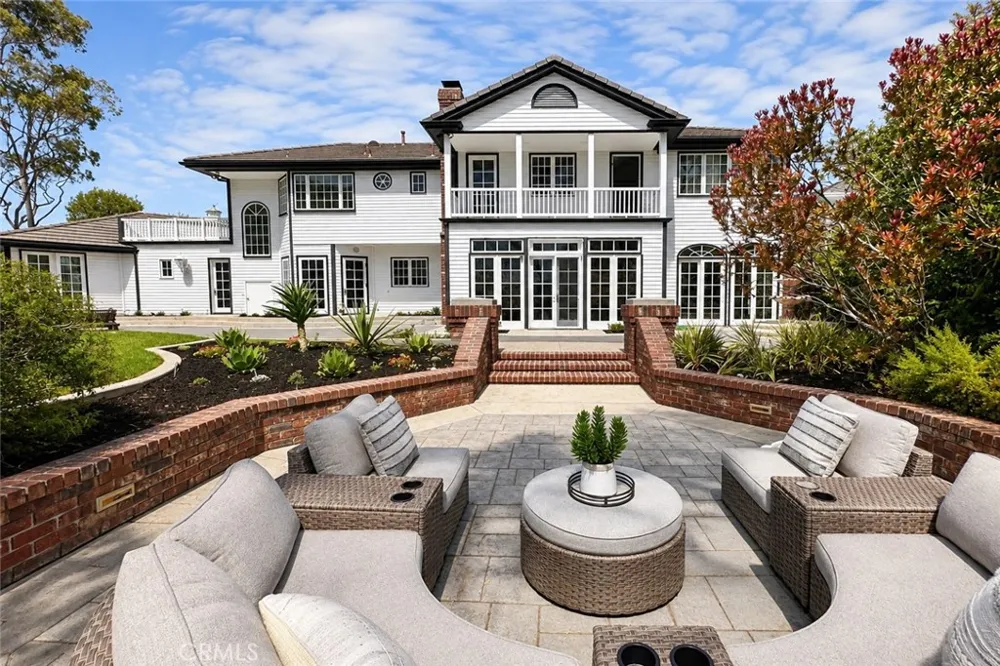 4 Summit Irvine, CA 92603