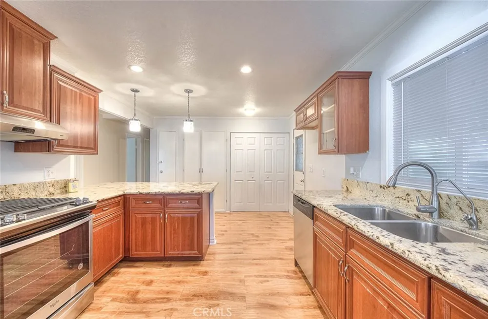 2851 Rolling Hills Drive #116 Fullerton, CA 92835