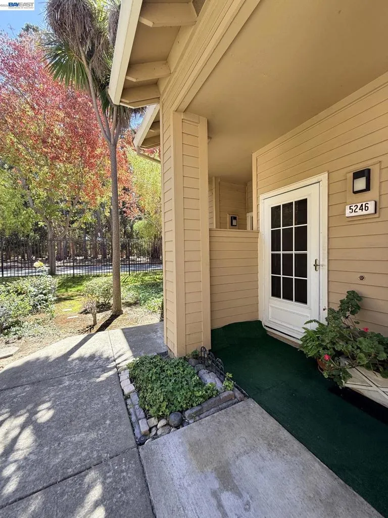 5246 Tacoma Cmn Fremont, CA 94555