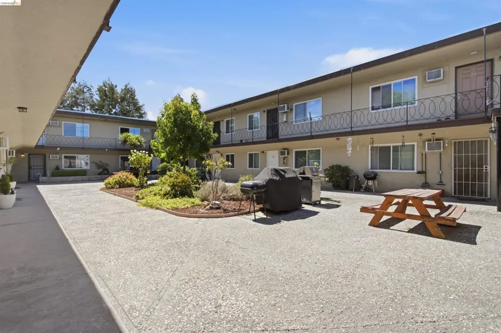 1895 San Vincente Dr Concord, CA 94519