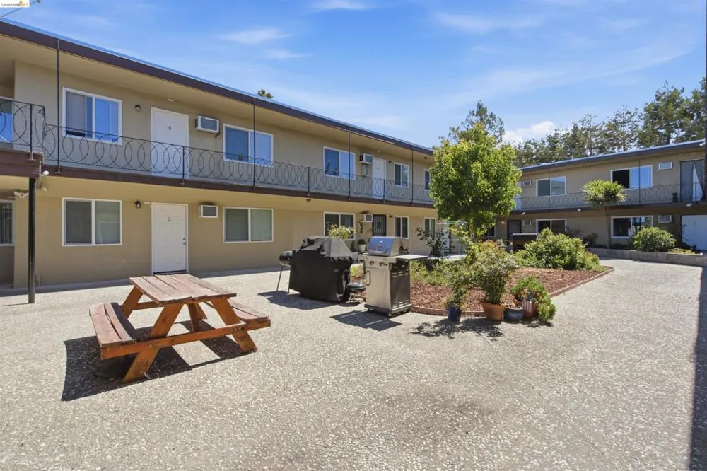 1895 San Vincente Dr Concord, CA 94519