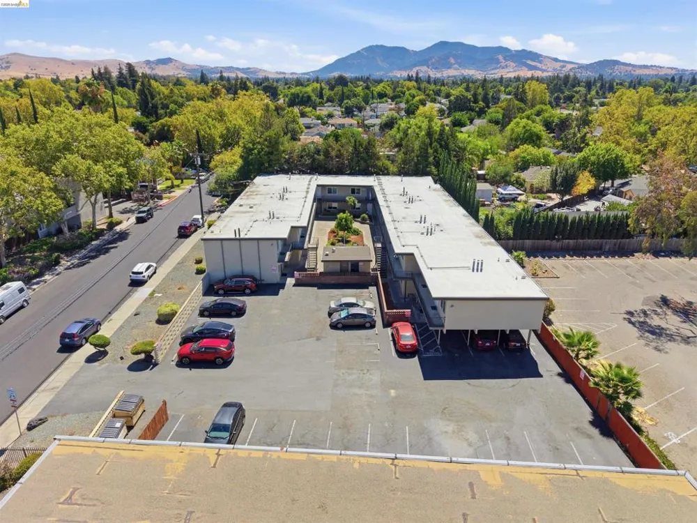 1895 San Vincente Dr Concord, CA 94519