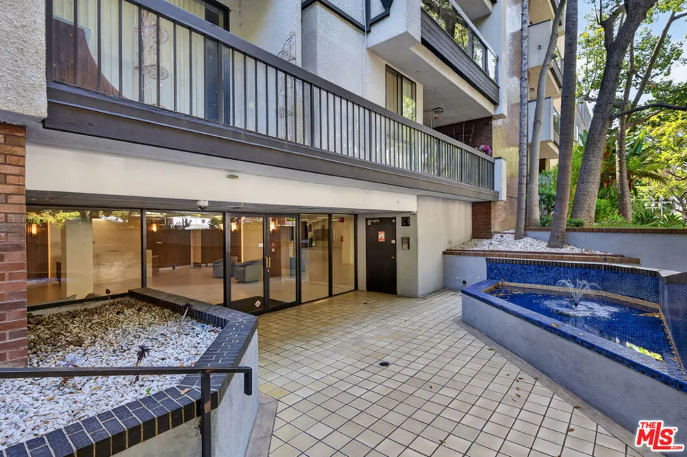 324 Palm Drive #404 Beverly Hills, CA 90210