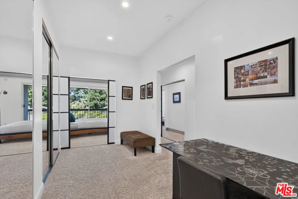 324 Palm Drive #404 Beverly Hills, CA 90210