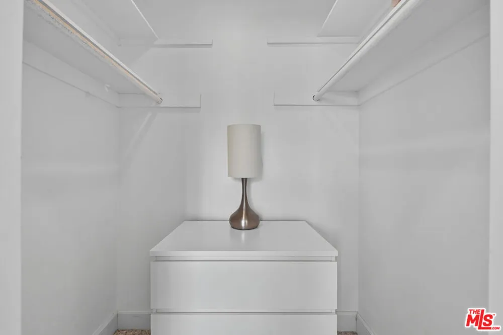 324 Palm Drive #404 Beverly Hills, CA 90210