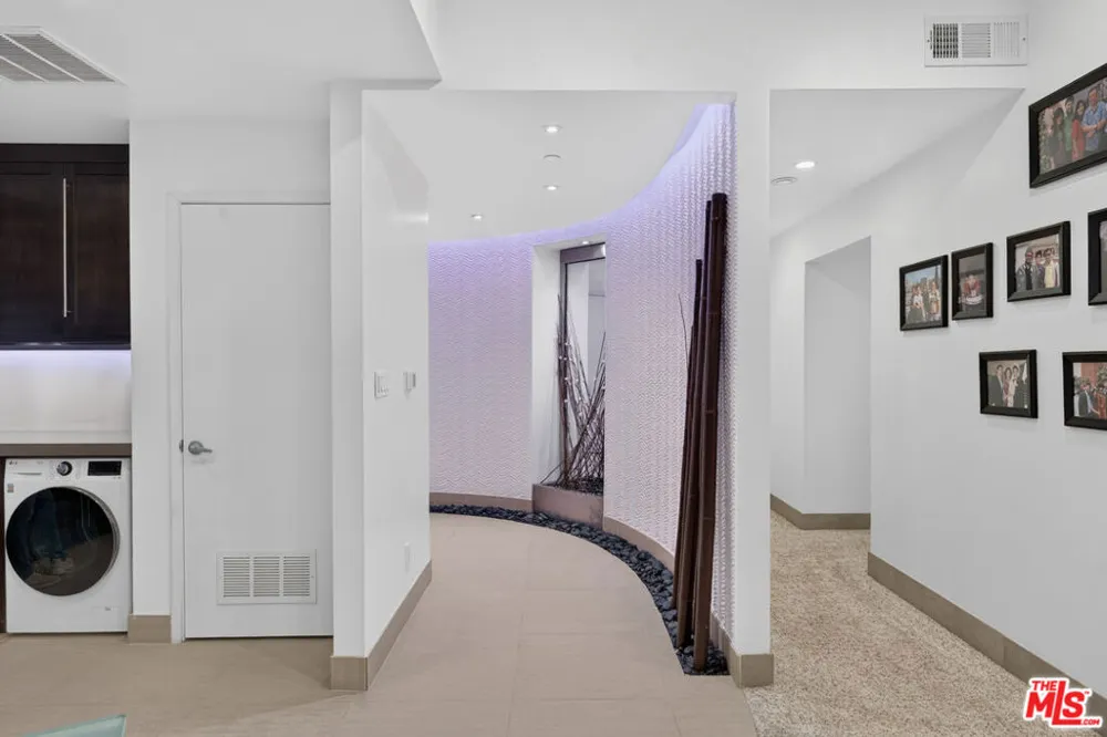 324 Palm Drive #404 Beverly Hills, CA 90210