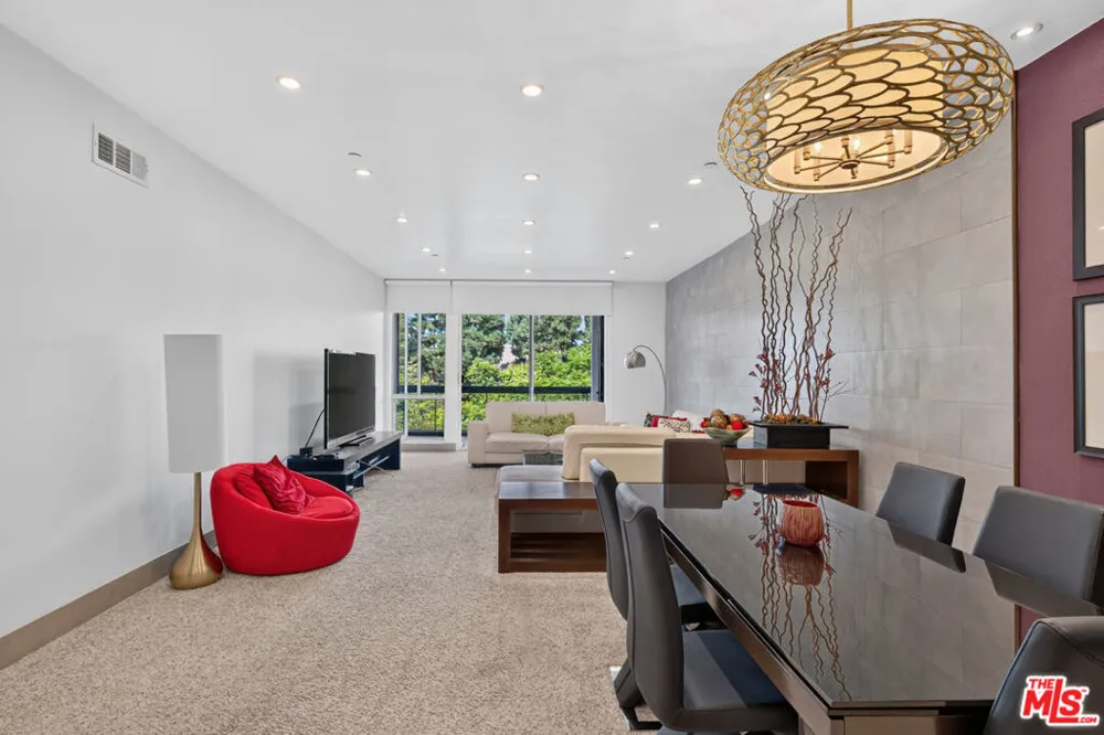 324 Palm Drive #404 Beverly Hills, CA 90210